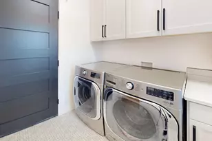 282 W Lundgren Mill Dr, Sisters, OR 97759 - Photo 7