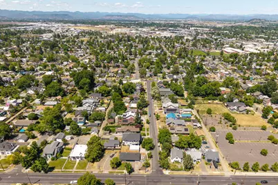1204 W Main Street, Medford, OR 97501 - Photo 29