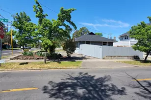 1204 W Main St, Medford, OR 97501 - Photo 7
