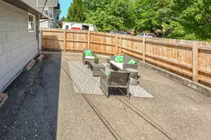 1204 W Main St, Medford, OR 97501 - Photo 27