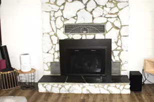 2003 Carlson Dr, Klamath Falls, OR 97603 - Photo 5