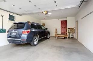 1047 NW Milton Ct, Bend, OR 97703 - Photo 33