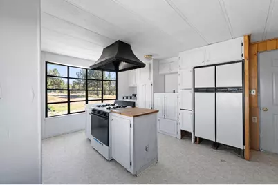 12400 SE Cotton Tail Lane, Prineville, OR 97754 - Photo 11