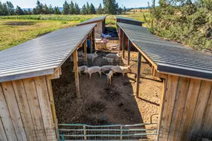 23636 Ten Barr Trl, Bend, OR 97701 - Photo 71