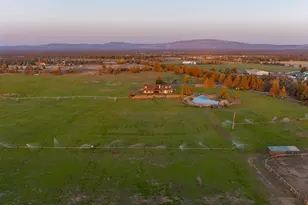 23636 Ten Barr Trl, Bend, OR 97701 - Photo 43
