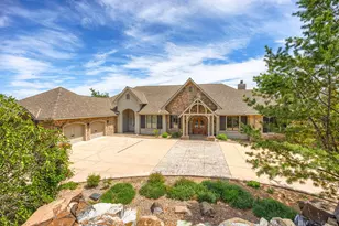 1918 Stevens Rd, Eagle Point, OR 97524 - Photo 3