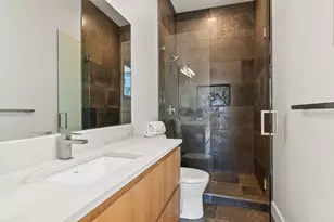 61913 Hosmer Lake Dr, Bend, OR 97702 - Photo 39