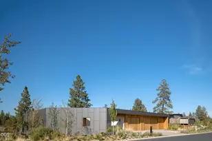 61913 Hosmer Lake Dr, Bend, OR 97702 - Photo 5