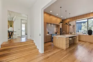 61913 Hosmer Lake Dr, Bend, OR 97702 - Photo 11