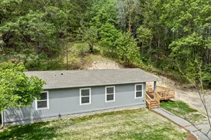 3995 E Evans Creek Rd, Rogue River, OR 97537 - Photo 3