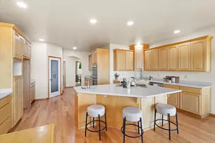 4002 Dry Creek Rd, Medford, OR 97504 - Photo 9