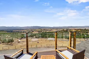 4002 Dry Creek Rd, Medford, OR 97504 - Photo 31