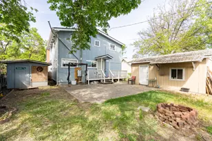 419 NW D St, Grants Pass, OR 97526 - Photo 35