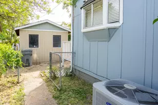 419 NW D St, Grants Pass, OR 97526 - Photo 33