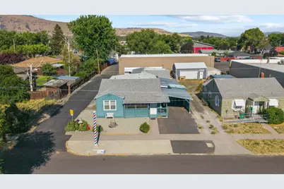 1633 Division Street, Klamath Falls, OR 97601 - Photo 7