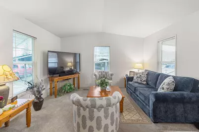 219 Kingsbury Drive, Grants Pass, OR 97526 - Photo 5