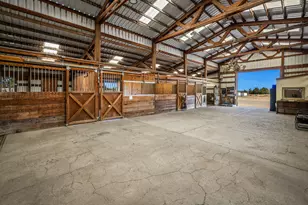 24166 Dodds Rd, Bend, OR 97701 - Photo 43