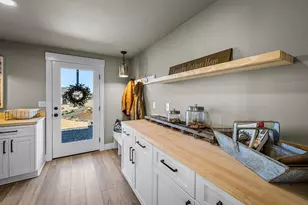 24166 Dodds Rd, Bend, OR 97701 - Photo 35