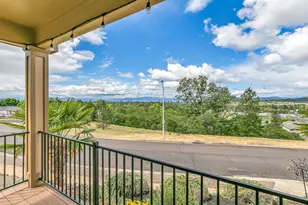218 Cambridge Terrace, Eagle Point, OR 97524 - Photo 5