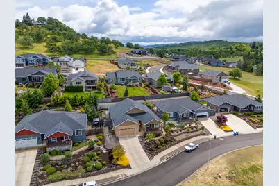 218 Cambridge Terrace, Eagle Point, OR 97524 - Photo 37