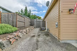 218 Cambridge Terrace, Eagle Point, OR 97524 - Photo 33