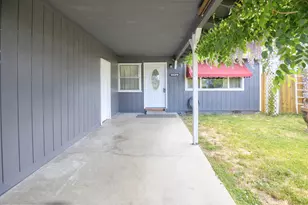 1129 SW Ballinger Dr, Grants Pass, OR 97526 - Photo 3