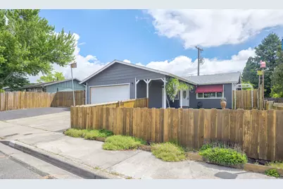 1129 SW Ballinger Drive, Grants Pass, OR 97526 - Photo 1