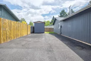 1129 SW Ballinger Dr, Grants Pass, OR 97526 - Photo 19