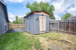 1129 SW Ballinger Dr, Grants Pass, OR 97526 - Photo 17