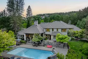 1126 NW Morgan Ln, Grants Pass, OR 97526 - Photo 3