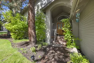 2932 NW Fairway Heights Dr, Bend, OR 97703 - Photo 5