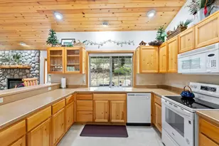 57584 Whistler Ln, Sunriver, OR 97707 - Photo 11