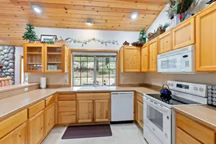 57584 Whistler Ln, Sunriver, OR 97707 - Photo 21