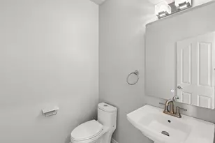 131 Bellerive Dr, Eagle Point, OR 97524 - Photo 35