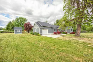 4626 N Pacific Hwy, Central Point, OR 97502 - Photo 31