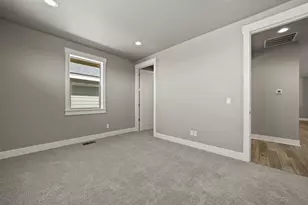 2525 NW Redwood Cir, Redmond, OR 97756 - Photo 19