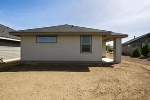 2525 NW Redwood Cir, Redmond, OR 97756 - Photo 5