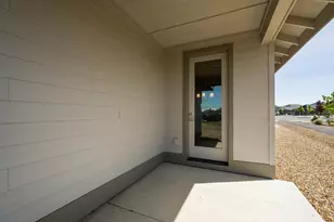 2525 NW Redwood Cir, Redmond, OR 97756 - Photo 7