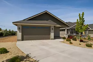 2525 NW Redwood Cir, Redmond, OR 97756 - Photo 3