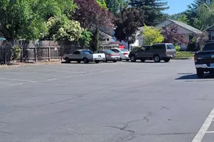 805 Bower Ln, Grants Pass, OR 97527 - Photo 35