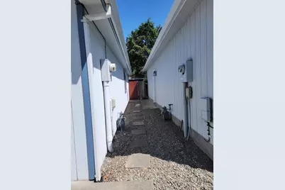 805 Bower Lane, Grants Pass, OR 97527 - Photo 3