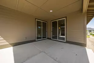 2628 NW Redwood Cir, Redmond, OR 97756 - Photo 9