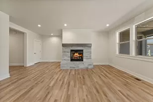 2695 NW 23rd, Redmond, OR 97756 - Photo 11