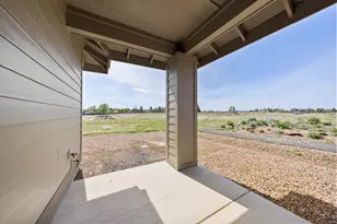 2522 NW Redwood Cir, Redmond, OR 97756 - Photo 7