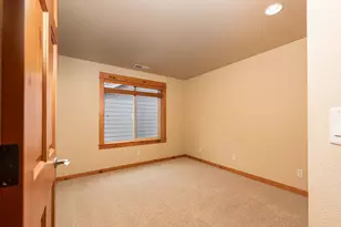 19501 Pond Meadow Ave, Bend, OR 97702 - Photo 23