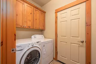 19501 Pond Meadow Ave, Bend, OR 97702 - Photo 19