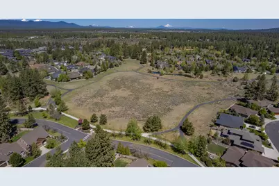 19501 Pond Meadow Avenue, Bend, OR 97702 - Photo 39