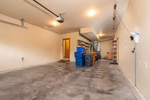 19501 Pond Meadow Ave, Bend, OR 97702 - Photo 25