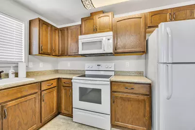 225 Wilson Road, Central Point, OR 97502 - Photo 13