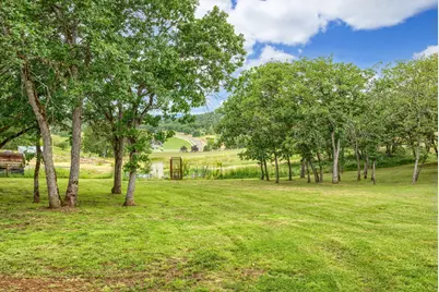 4291 Pioneer Road, Medford, OR 97501 - Photo 57